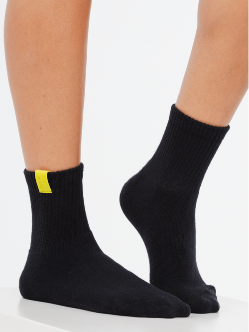Meia Moving Black
