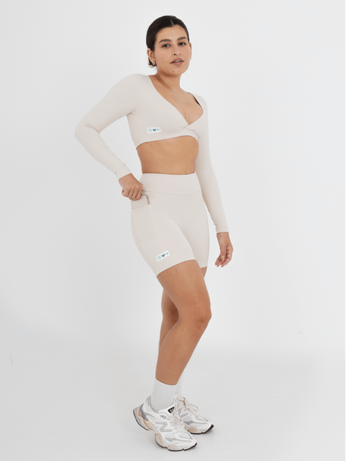 Short New Biker Cream