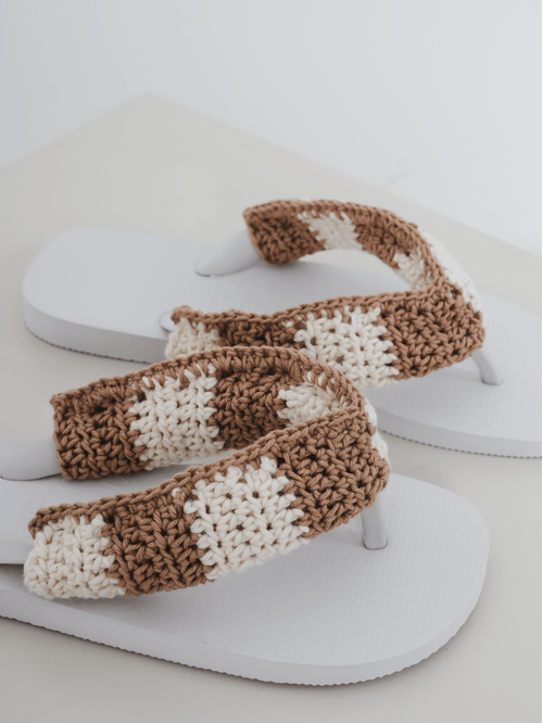 Chinelo Raízes Crochê