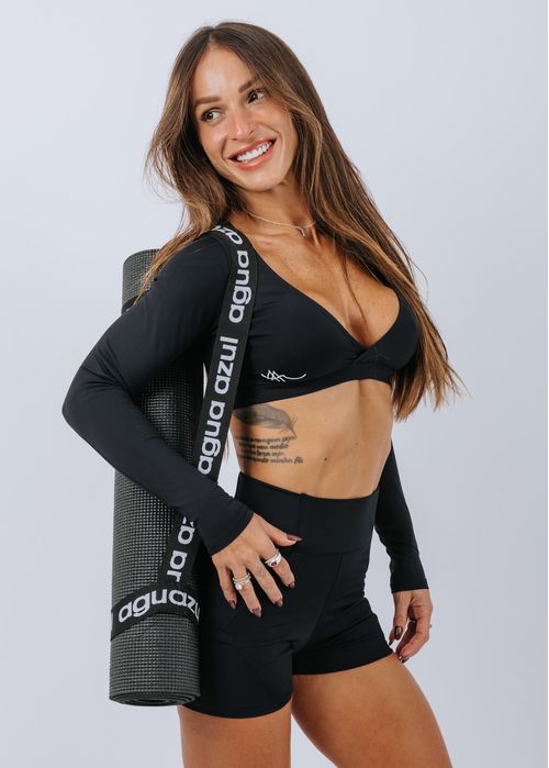 Cropped Score Black